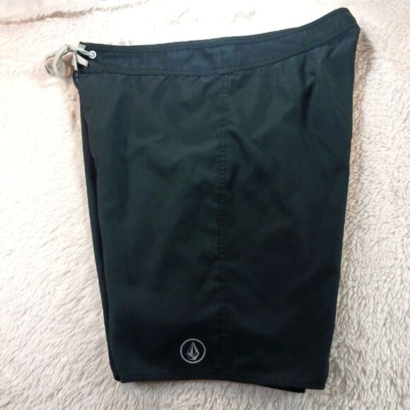 Volcom Men's Standard Mod Tech 20" Boardshort Swim Trunk. Size 36 - Picture 8 of 8
